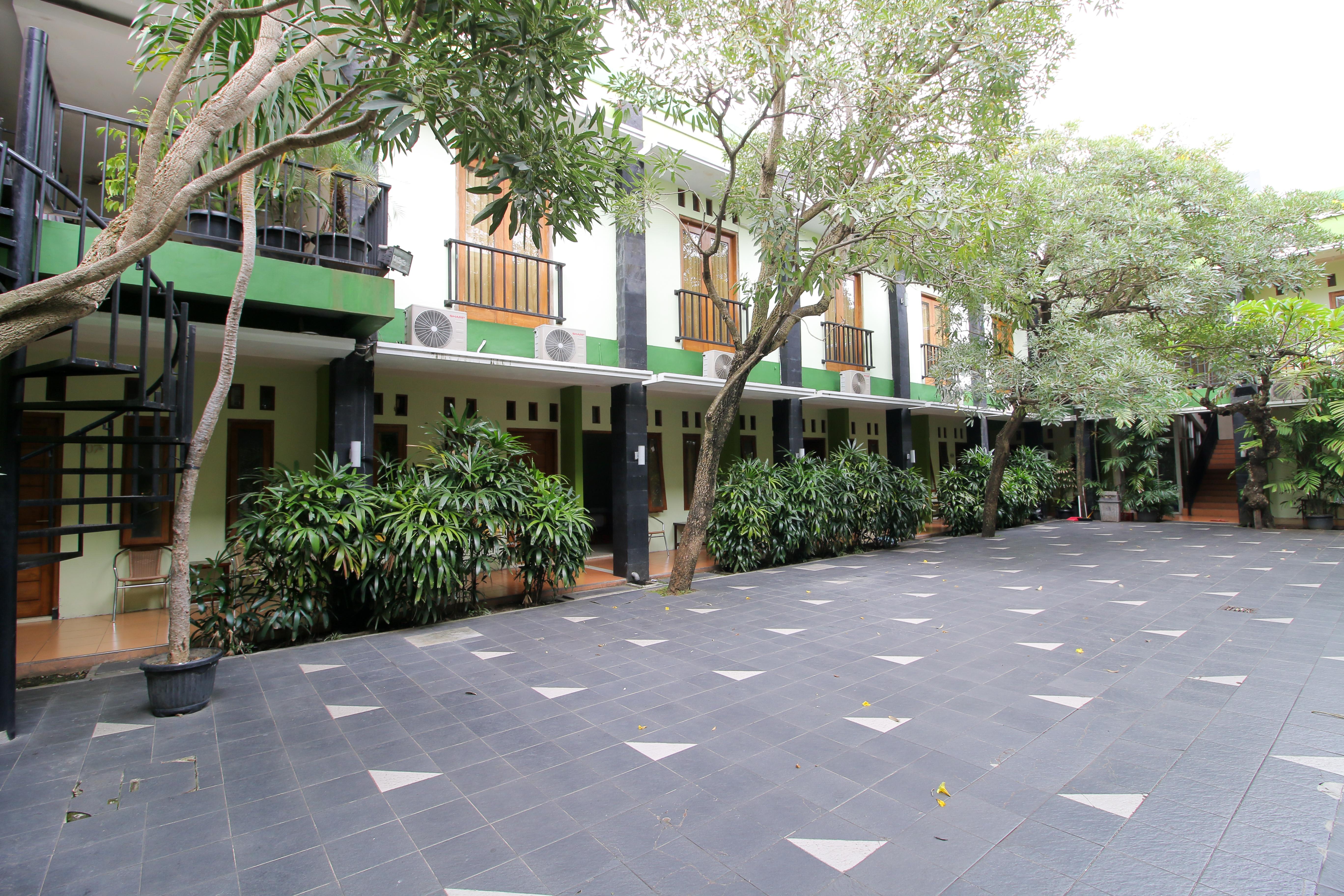 Reddoorz Plus @ Taman Siswa 2 Γιογκιακάρτα Εξωτερικό φωτογραφία