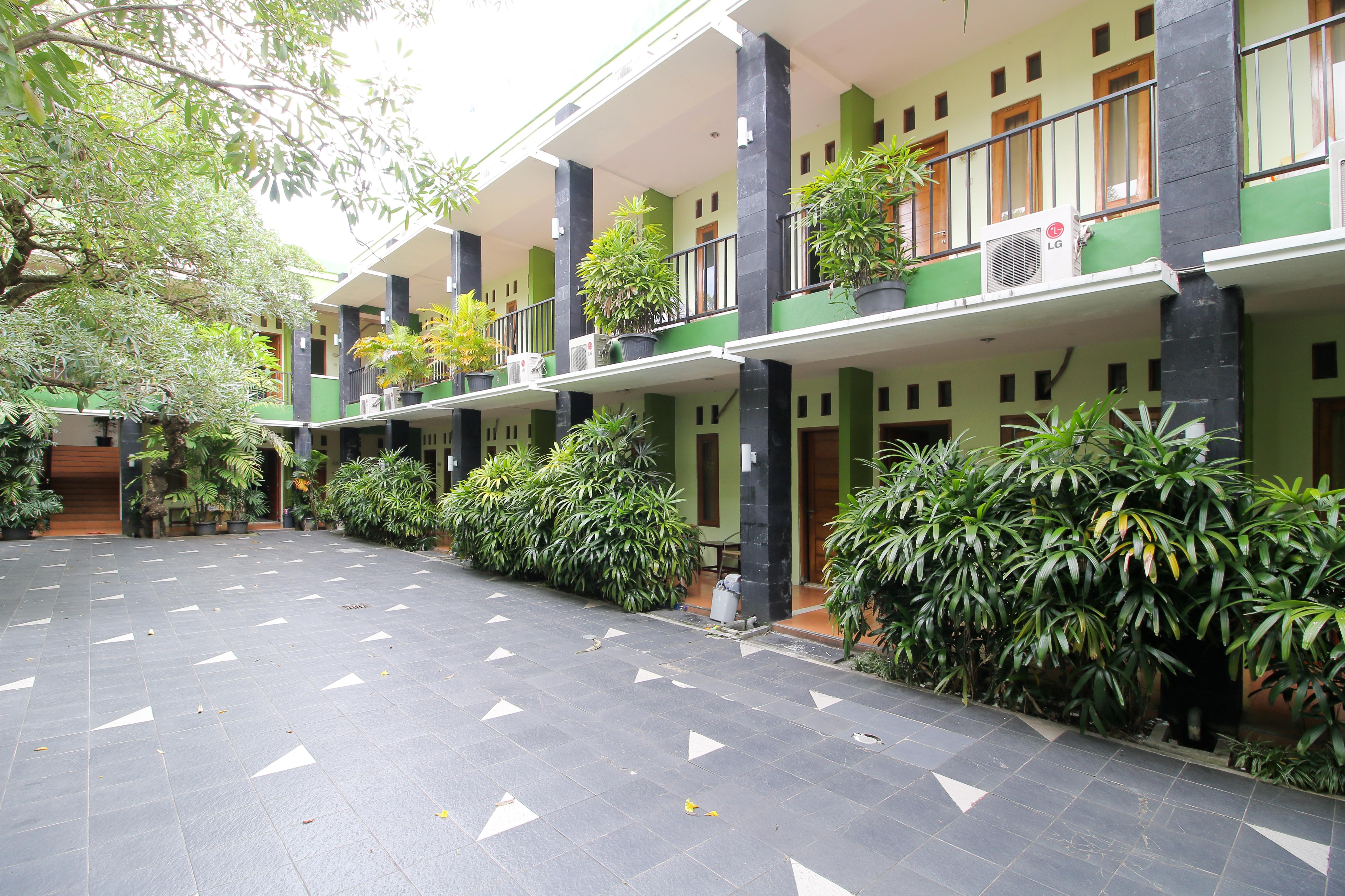 Reddoorz Plus @ Taman Siswa 2 Γιογκιακάρτα Εξωτερικό φωτογραφία
